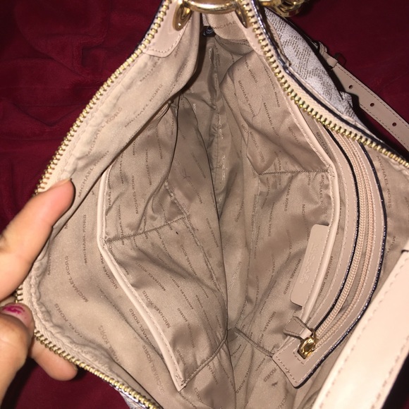 Michael Kors crossbody - Picture 6 of 6